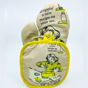 “Droppin A New Recipe” 2-Piece Cotton Oven Mitt/ Pot Holder Set - New In Package